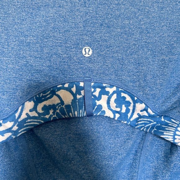 Lululemon jacket - best for size Small - Picture 2 of 4